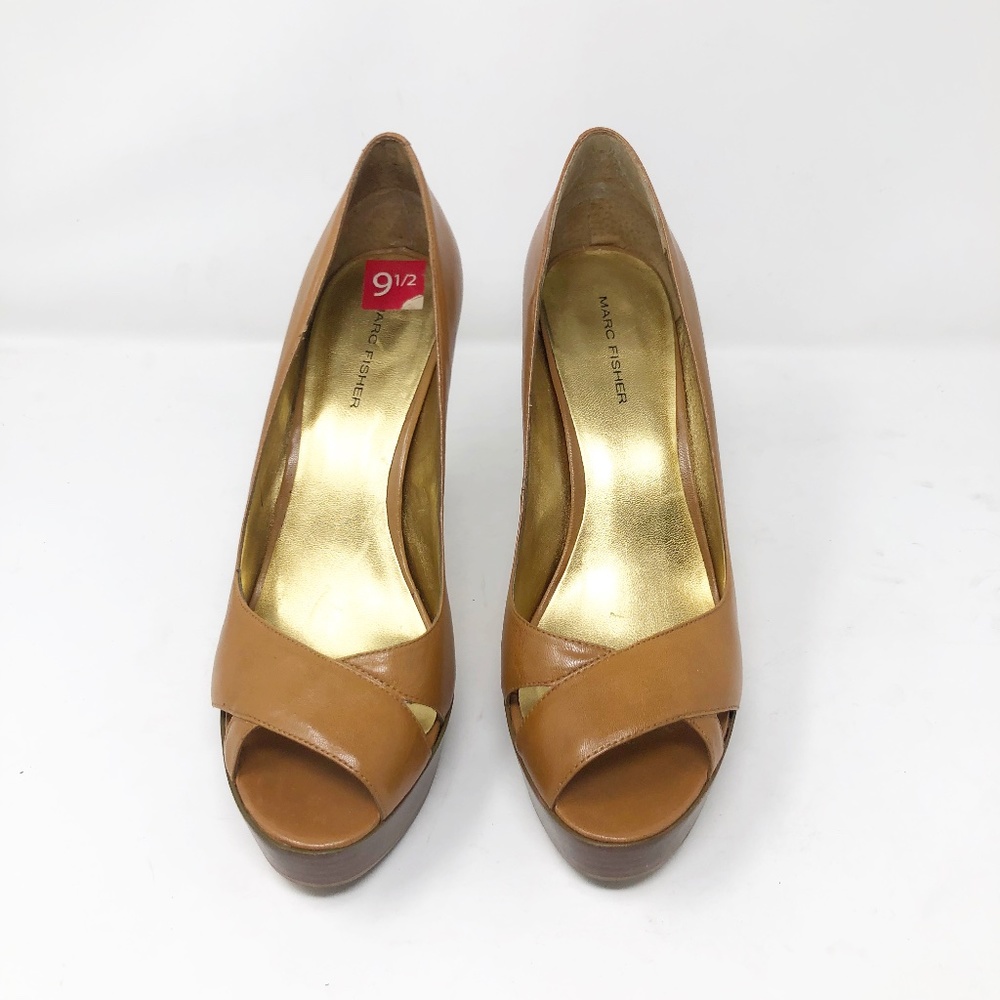 Marc Fisher Women's Size 9.5 Beige Tan Heels